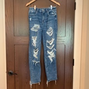American Eagle Mom Jeans. Size 4